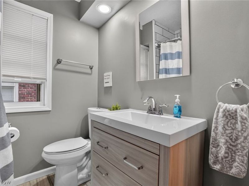 3872 E 40th Street, Newburgh Heights, OH 44105 Photo 25