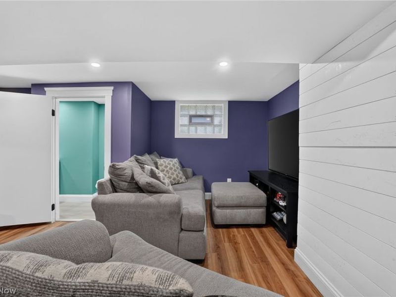 3872 E 40th Street, Newburgh Heights, OH 44105 Photo 9
