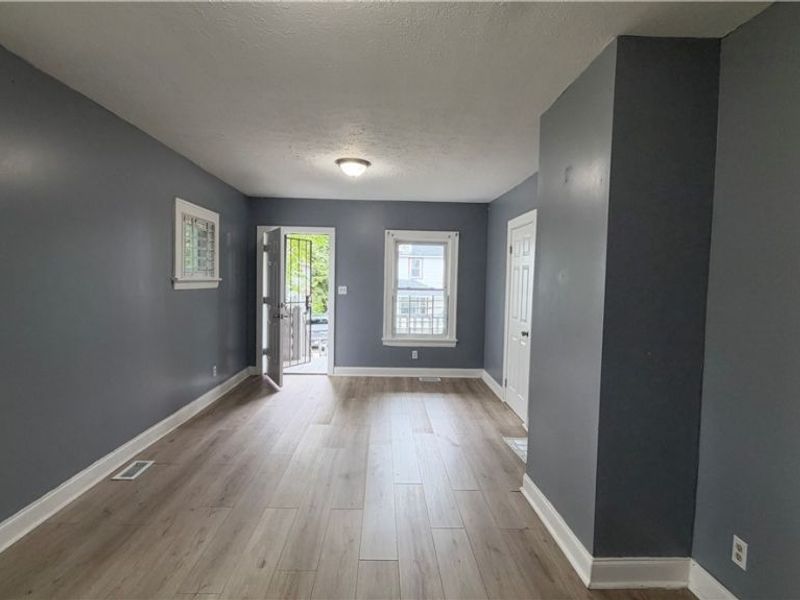 10404 Grandview Avenue, Cleveland, OH 44104 Photo 5