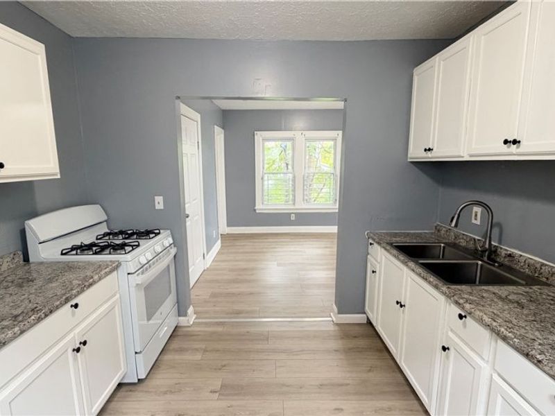 10404 Grandview Avenue, Cleveland, OH 44104 Photo 6