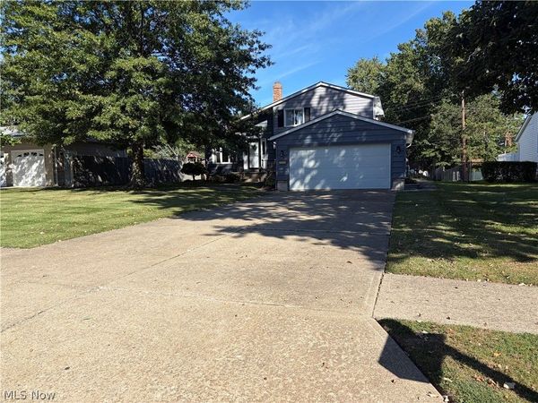 525 Saint Lawrence Boulevard , Eastlake, OH 44095