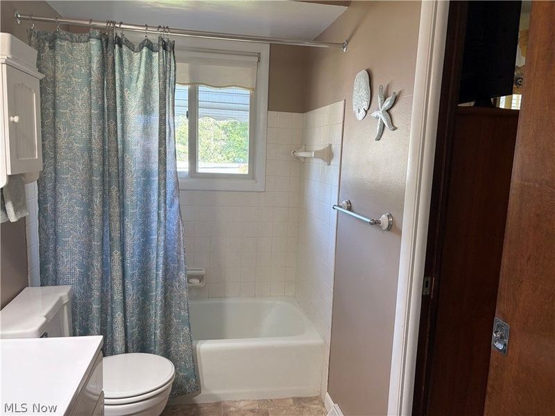 525 Saint Lawrence Boulevard , Eastlake, OH 44095 Photo 16