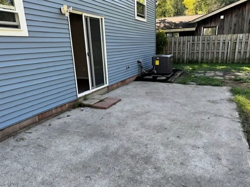 992 Lakewood Beach Drive, Sheffield Lake, OH 44054 Photo 14