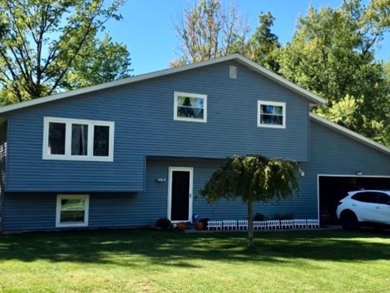 992 Lakewood Beach Drive, Sheffield Lake, OH 44054 Photo 2