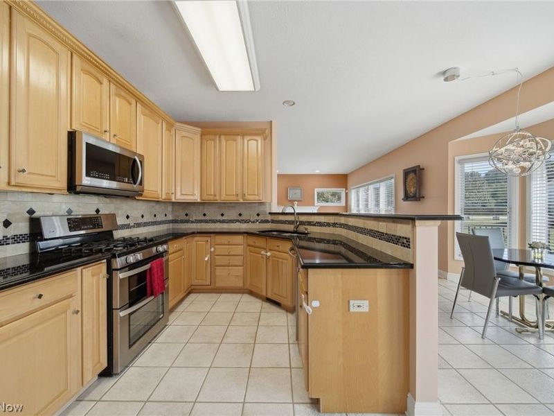 5163 Bayside Lake Boulevard, Stow, OH 44224 Photo 11