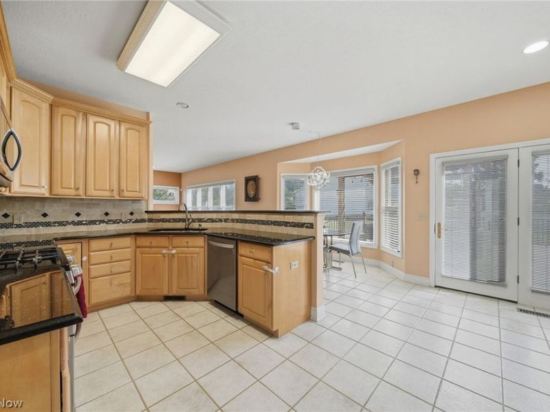 5163 Bayside Lake Boulevard, Stow, OH 44224 Photo 12