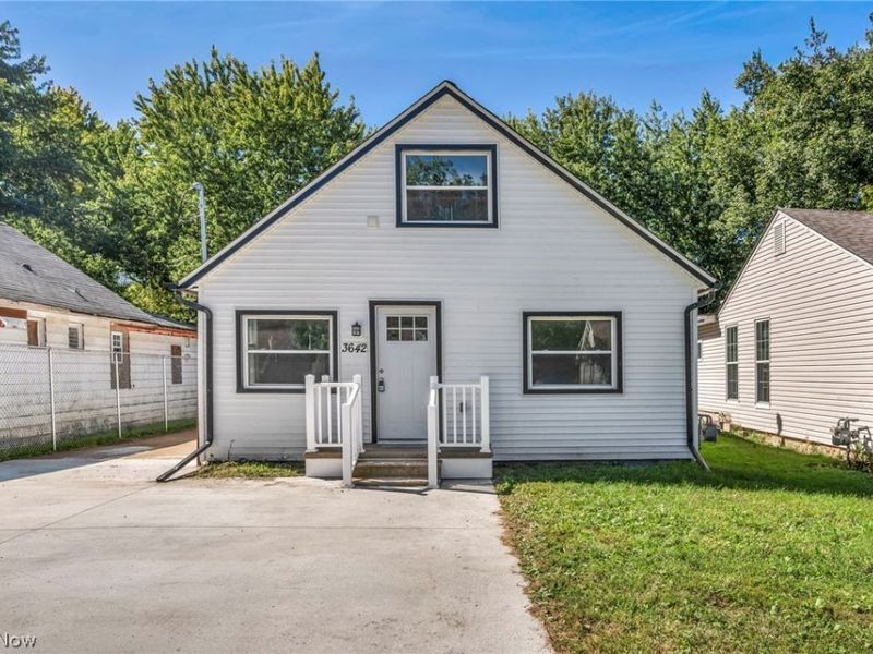 3642 Albany Avenue , Lorain, OH 44055 Photo 2