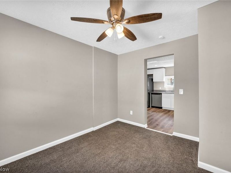 3642 Albany Avenue , Lorain, OH 44055 Photo 23