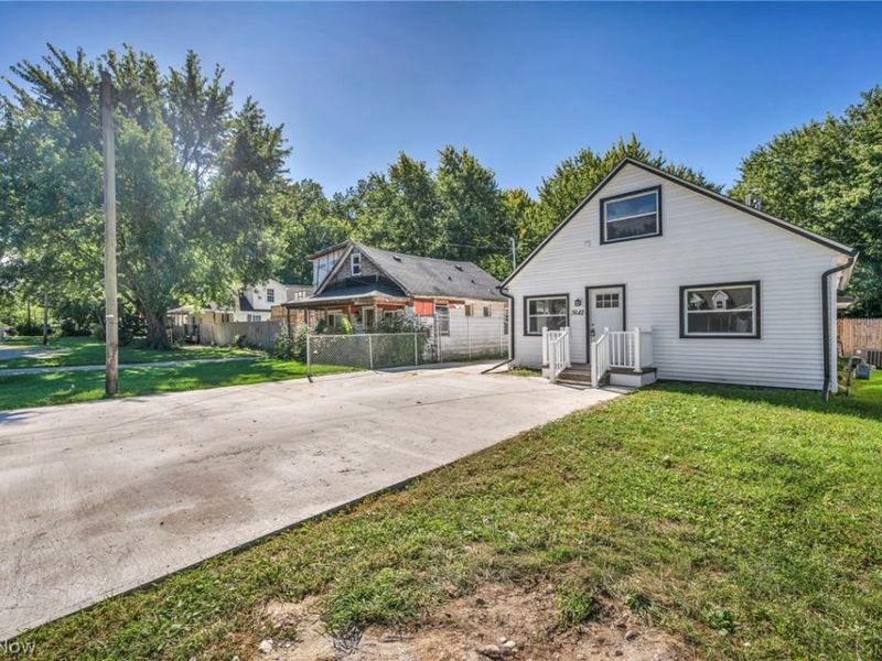 3642 Albany Avenue , Lorain, OH 44055 Photo 3