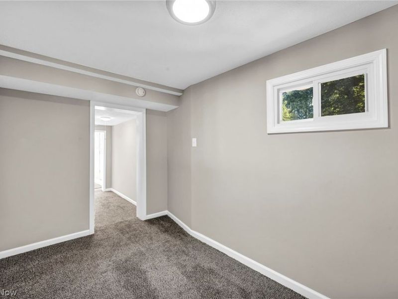 3642 Albany Avenue , Lorain, OH 44055 Photo 32