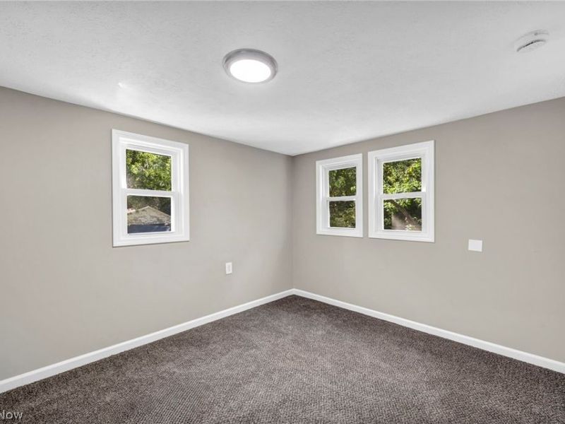 3642 Albany Avenue , Lorain, OH 44055 Photo 37