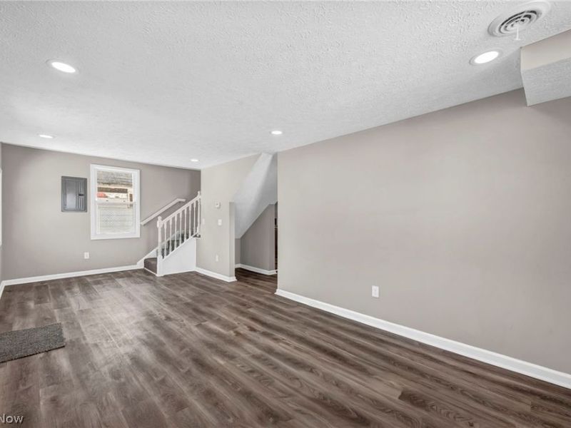 3642 Albany Avenue , Lorain, OH 44055 Photo 8