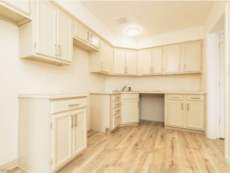 2202 Acacia Park Drive, Unit 2502, Lyndhurst, OH 44124 Photo 11