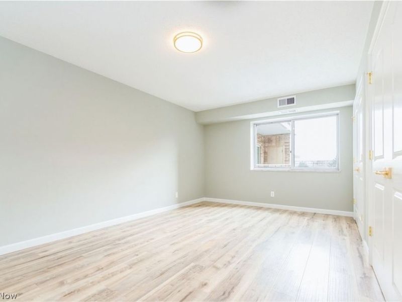 2202 Acacia Park Drive, Unit 2502, Lyndhurst, OH 44124 Photo 16