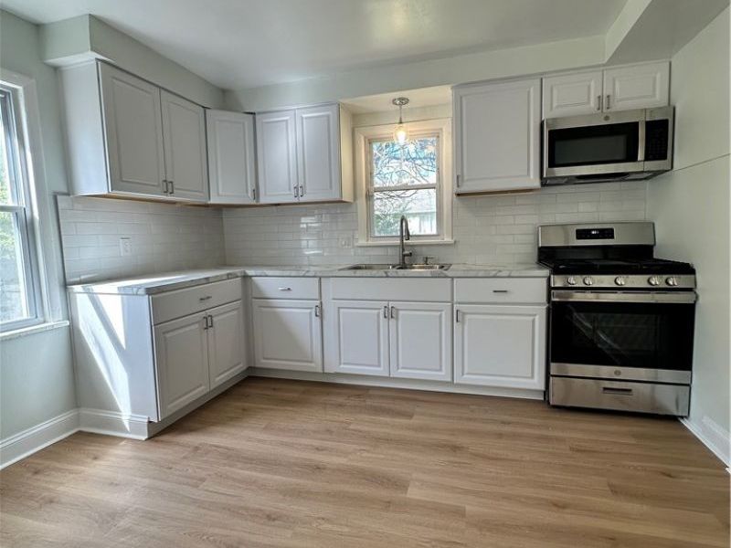 16207 Miles Avenue , Cleveland, OH 44128 Photo 2