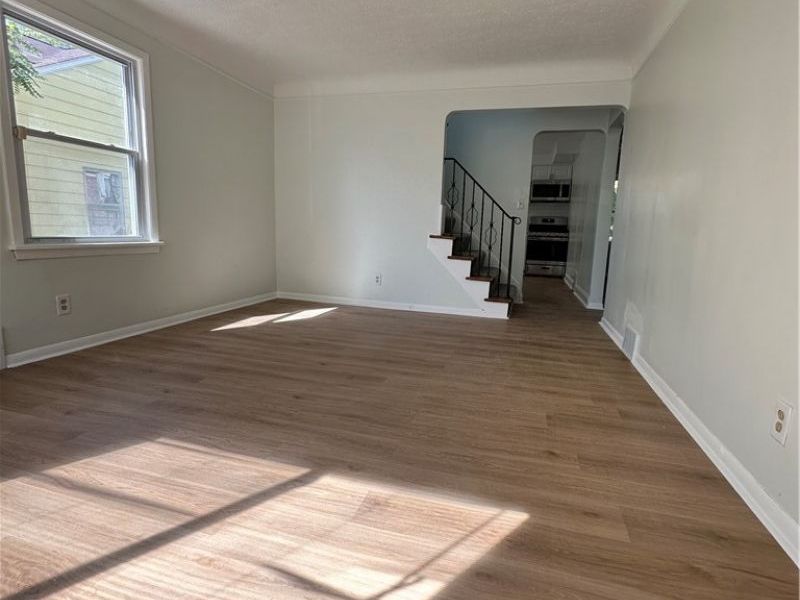 16207 Miles Avenue , Cleveland, OH 44128 Photo 5