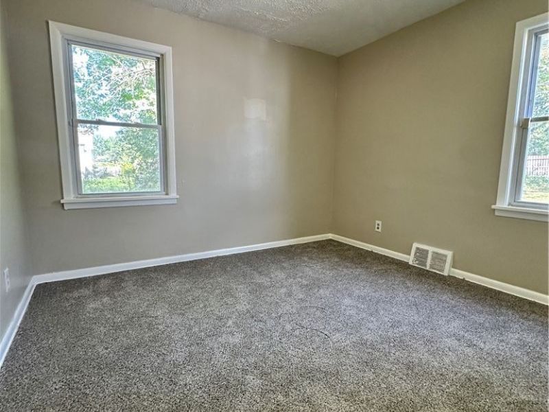 16207 Miles Avenue , Cleveland, OH 44128 Photo 6