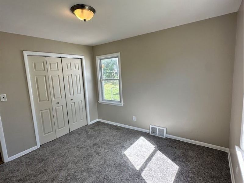 16207 Miles Avenue , Cleveland, OH 44128 Photo 9
