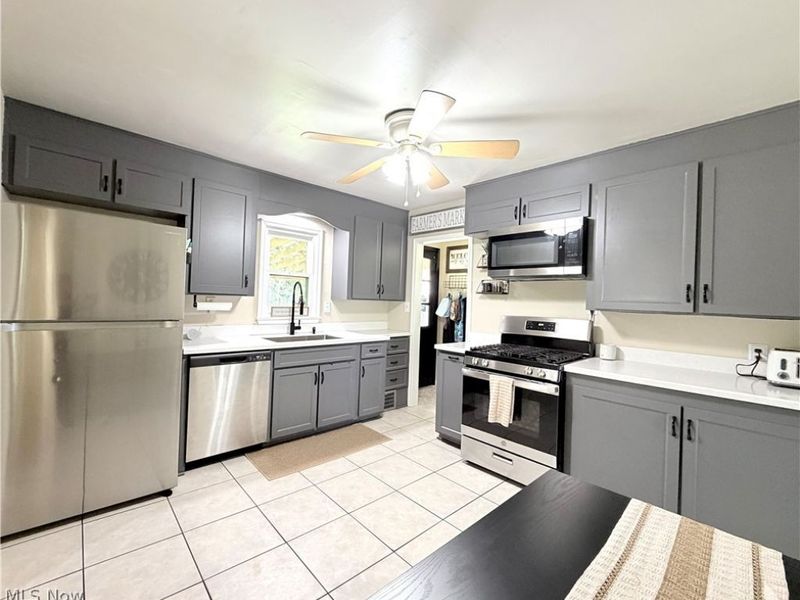3417 Kneirim Drive , Lorain, OH 44053 Photo 15