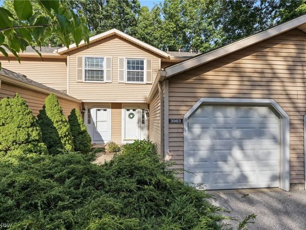 3963 Lake Run Boulevard , Stow, OH 44224