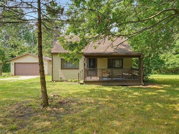 7590 Hickory Road , Oakwood Village, OH 44146