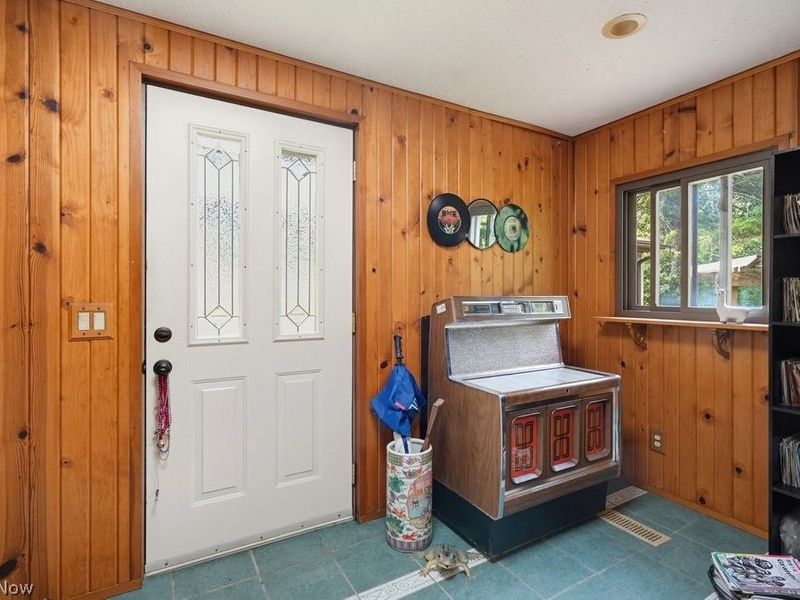 7590 Hickory Road, Oakwood Village, OH 44146 Photo 20