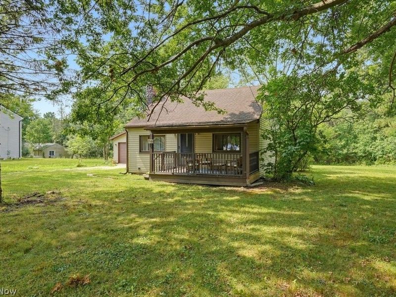 7590 Hickory Road, Oakwood Village, OH 44146 Photo 3