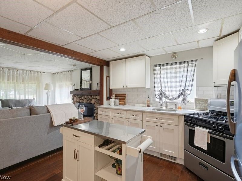 7590 Hickory Road, Oakwood Village, OH 44146 Photo 6