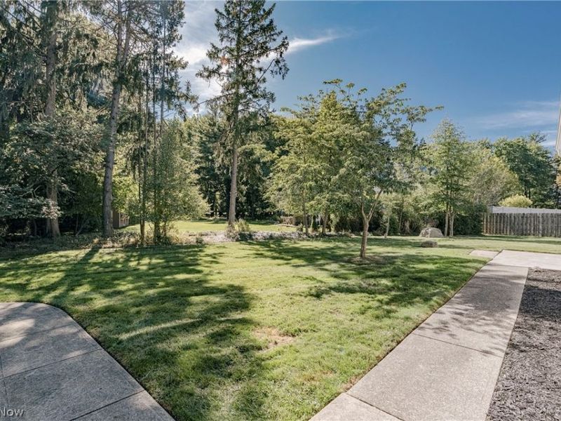 15133 Dogwood Circle, Middleburg Heights, OH 44130 Photo 38