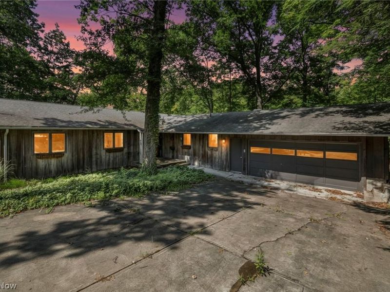 246 Windward Drive, Elyria, OH 44035 Photo 3