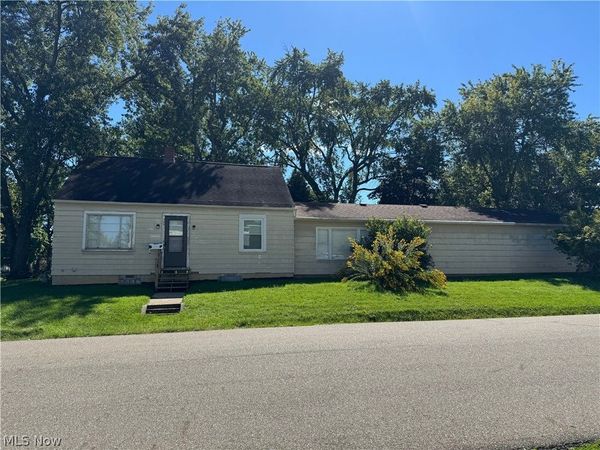 345 E Simpson Street , Alliance, OH 44601
