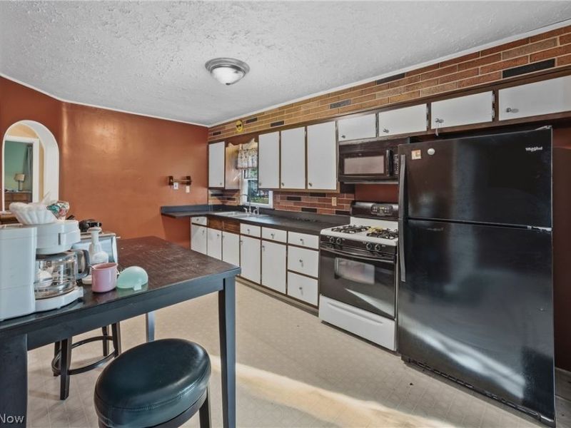 345 E Simpson Street, Alliance, OH 44601 Photo 28