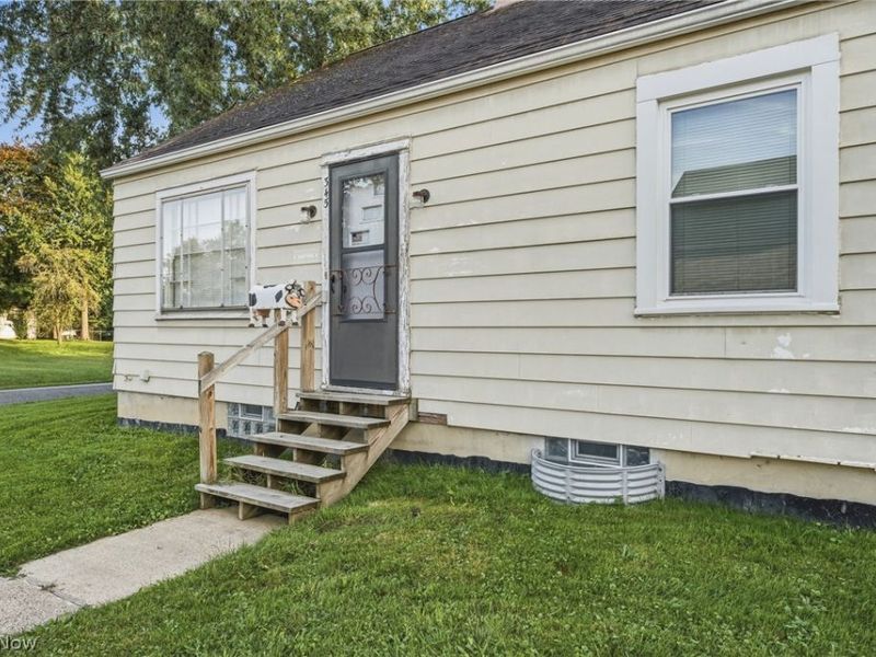345 E Simpson Street, Alliance, OH 44601 Photo 4