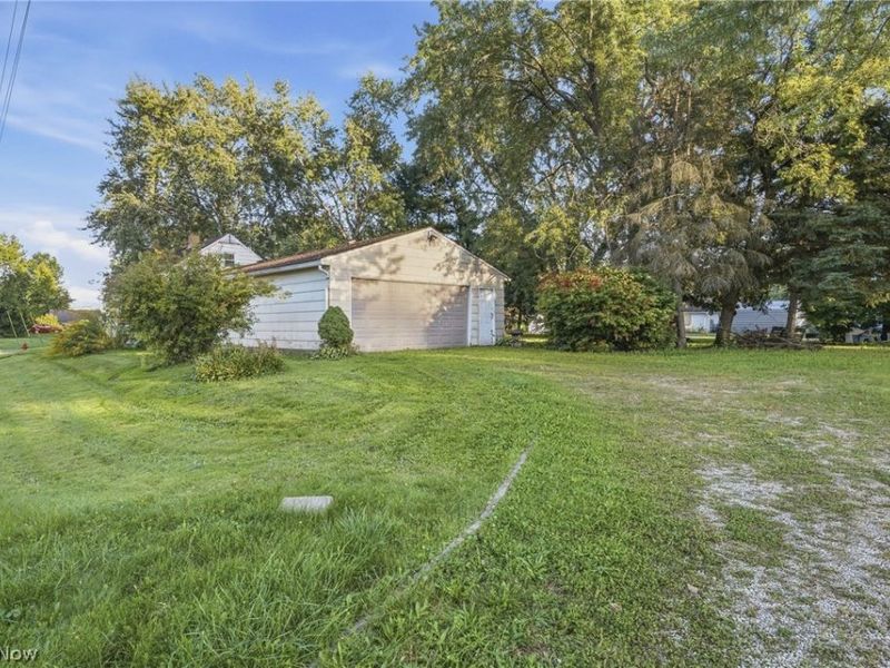 345 E Simpson Street, Alliance, OH 44601 Photo 5