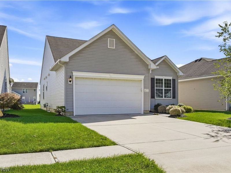6671 Amber Way , North Ridgeville, OH 44039 Photo 2