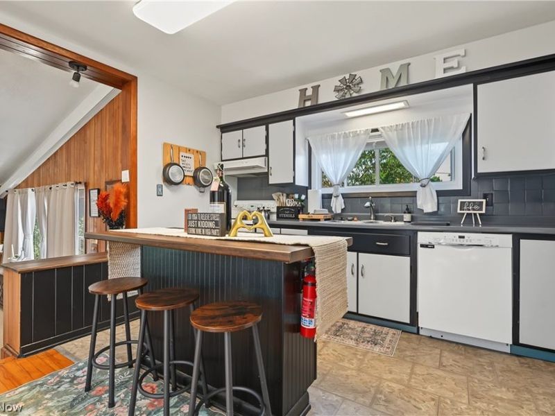 819 Sunset View Boulevard, Tallmadge, OH 44278 Photo 8