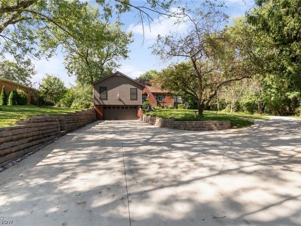 370 N Cleveland Avenue , Mogadore, OH 44260
