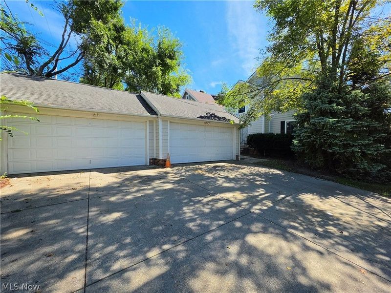 17409 Chagrin Boulevard, Shaker Heights, OH 44120 Photo 2