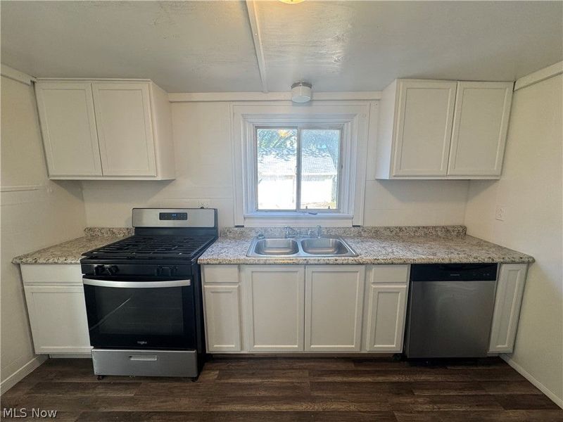 423 7th Street, Fairport Harbor, OH 44077 Photo 2