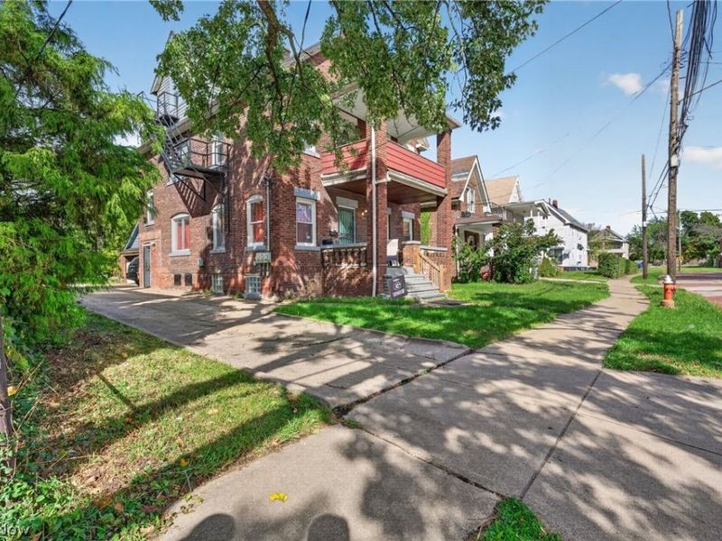 15733 Halliday Avenue, Cleveland, OH 44110 Photo 4