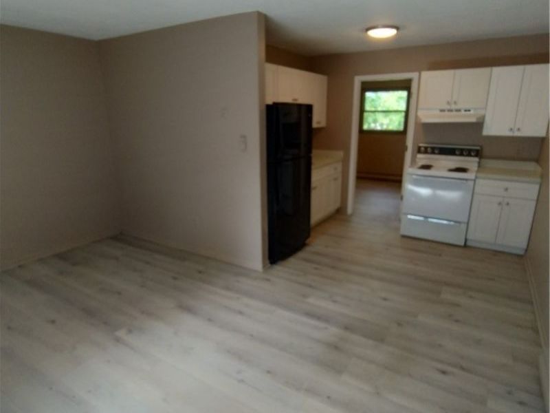 31 1/2 Elm Street, Unit C2, Struthers, OH 44471 Photo 2