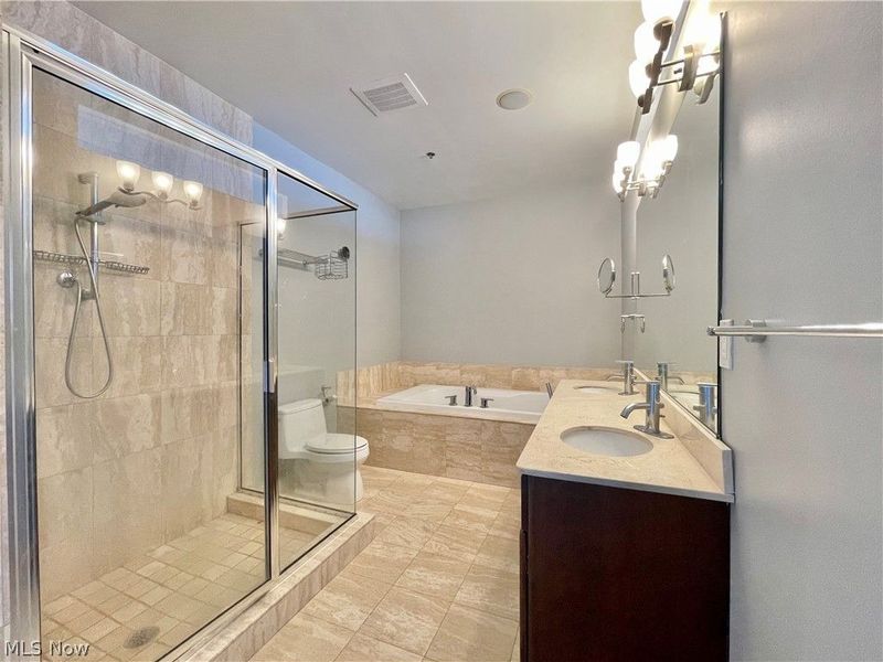701 W Lakeside Avenue, Unit 1110, Cleveland, OH 44113 Photo 16