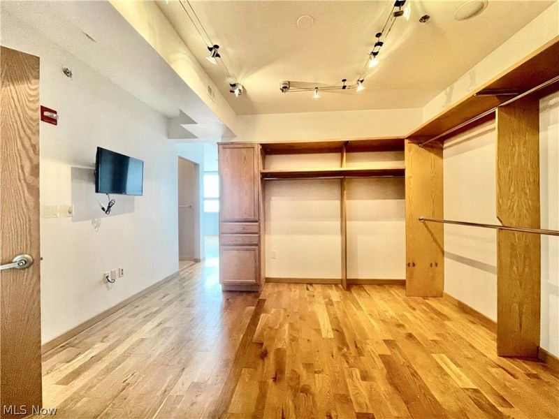 701 W Lakeside Avenue, Unit 1110, Cleveland, OH 44113 Photo 20