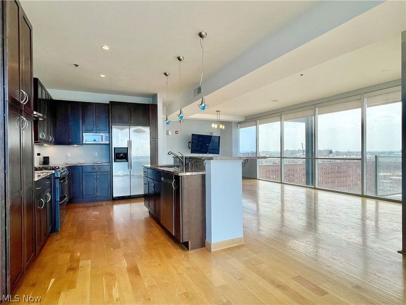 701 W Lakeside Avenue, Unit 1110, Cleveland, OH 44113 Photo 7