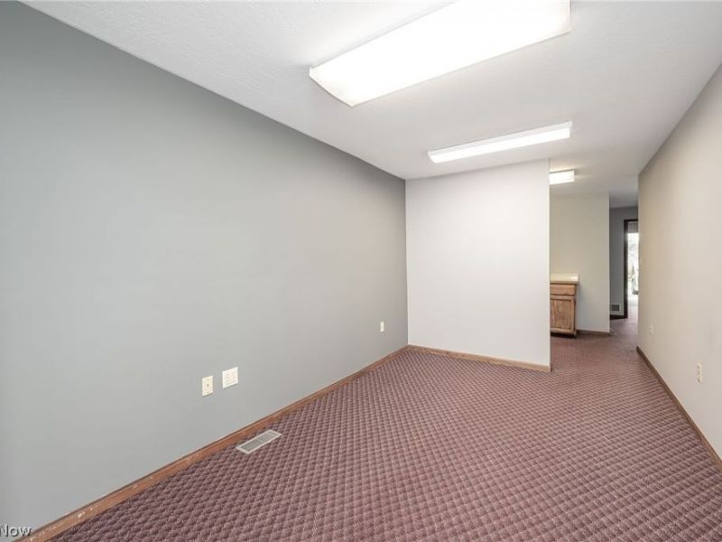 4222 State Route 43, Unit B, Kent, OH 44240 Photo 12