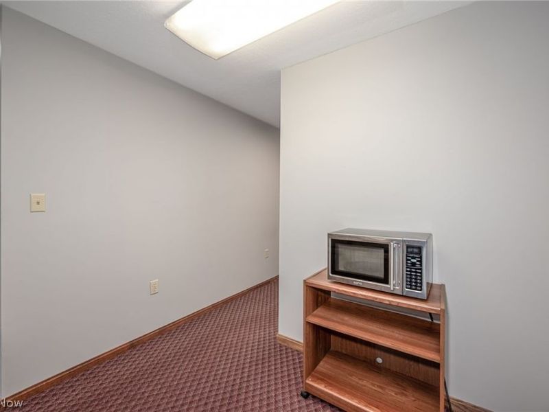 4222 State Route 43, Unit B, Kent, OH 44240 Photo 18