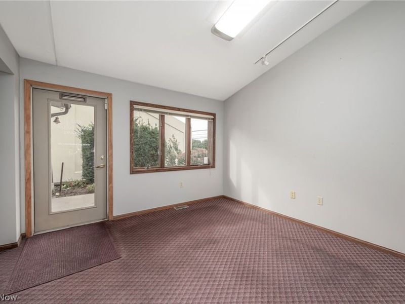 4222 State Route 43, Unit B, Kent, OH 44240 Photo 8