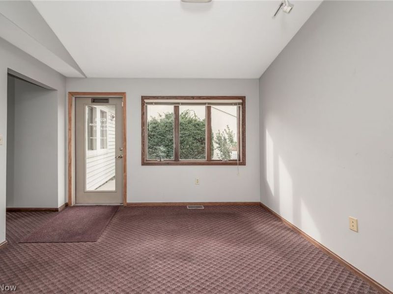 4222 State Route 43, Unit B, Kent, OH 44240 Photo 9