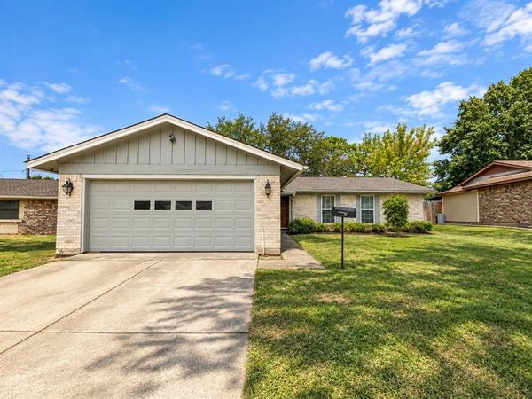 701 Victoria Drive, Euless, TX 76039