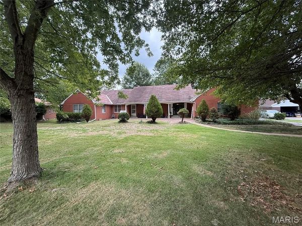 24 Weinel Drive , Fairview Heights, IL 62208